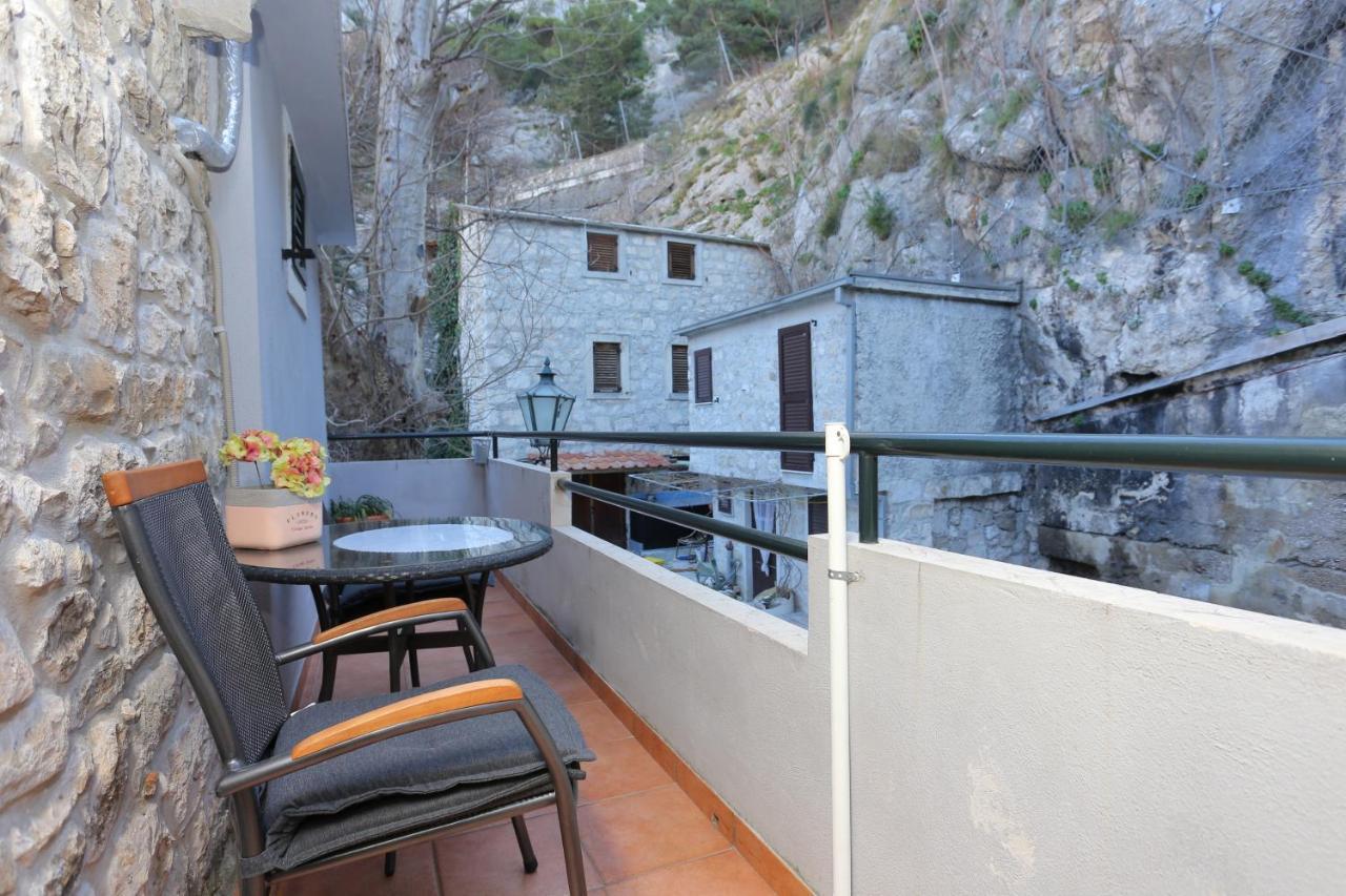 Apartments With A Parking Space Omis - 4327 エクステリア 写真